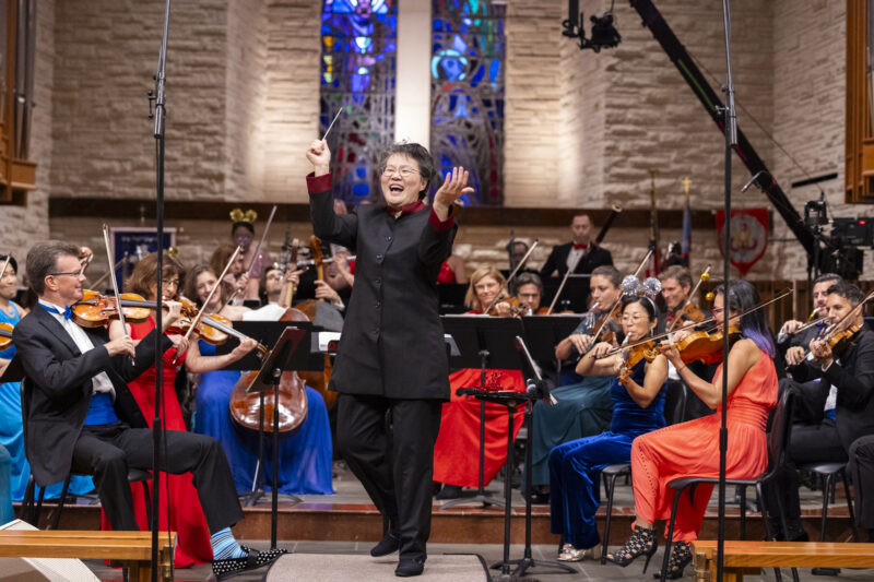 Mei-Ann Chen conducts ROCO at the Church of St. John the Divine